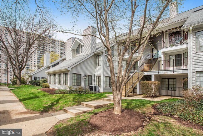 Foto del edificio - 1609 Carriage House Terrace