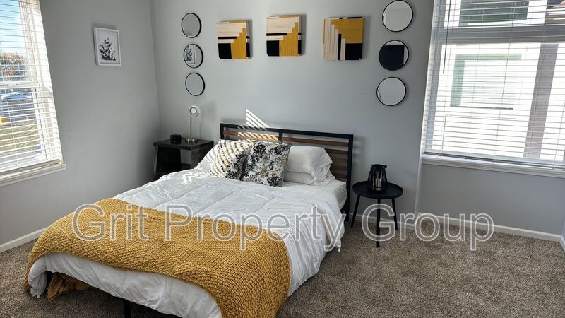 Foto principal - 11023 Askew Ave