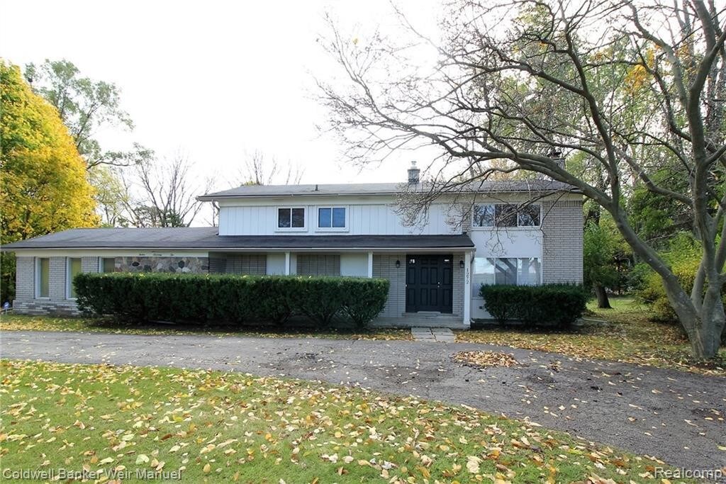 Foto principal - 1272 E Square Lake Rd