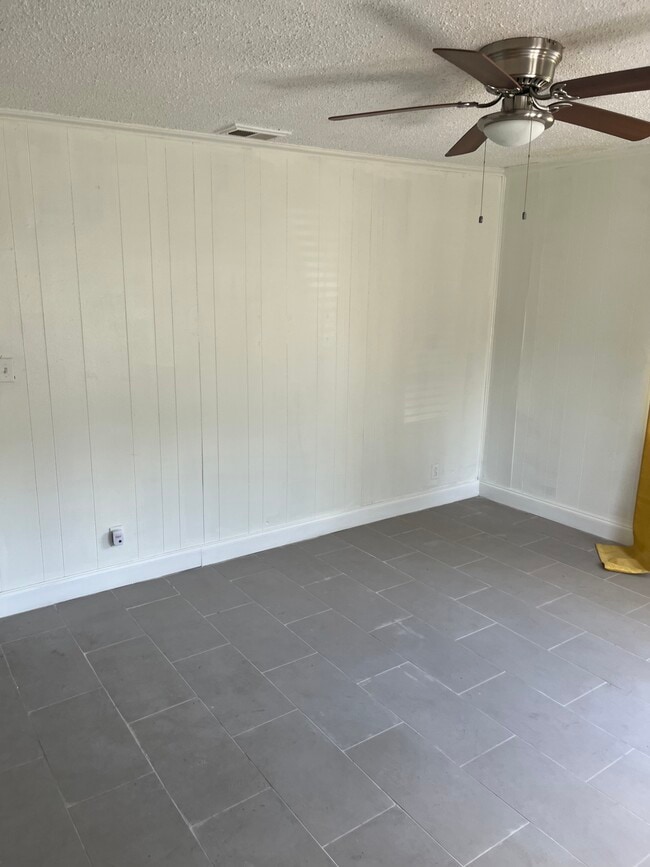 Building Photo - 1365 Creel St