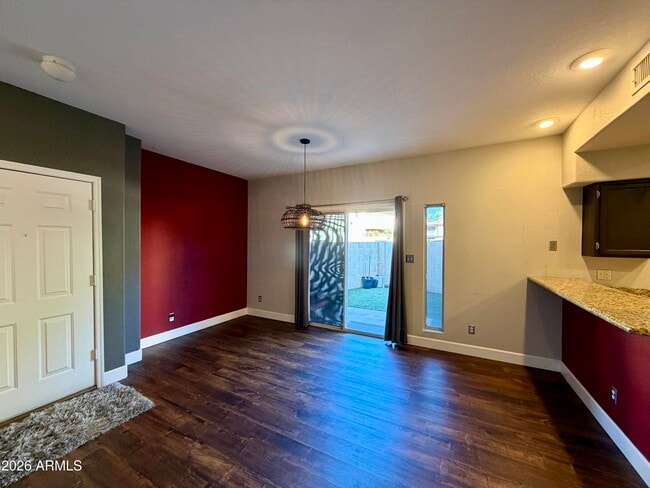 Foto del edificio - 10232 N 12th Ct