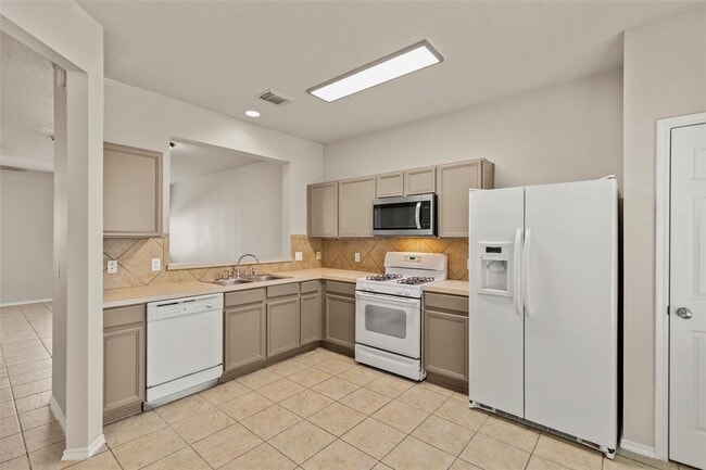 Foto del edificio - 16818 Pine Castle Dr