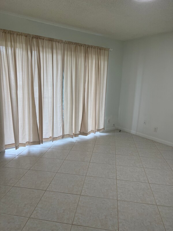 Building Photo - 3111 Oakland Shores Dr
