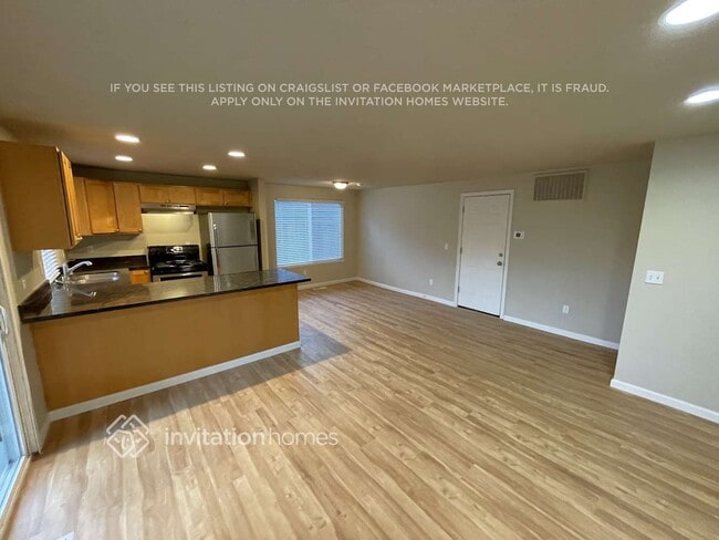 Building Photo - 1805 21st St NE