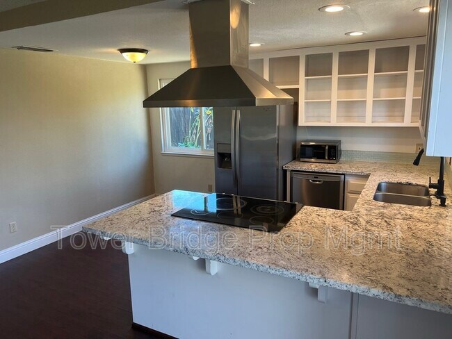 Foto del edificio - 10040 Viewoods Ct