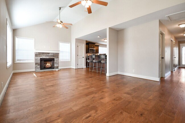 Foto del edificio - Pet Friendly Three Bedroom!