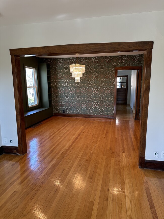 dining room - 4159 N Maplewood Ave
