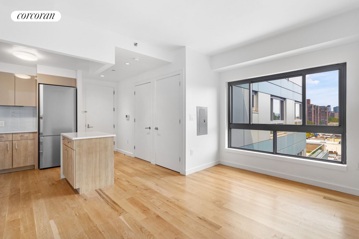 Primary Photo - 171 W 131st St