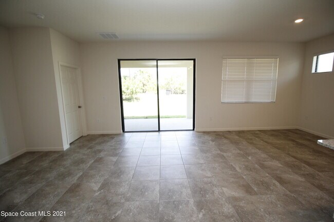 Foto del edificio - 708 Acadia Ct SE
