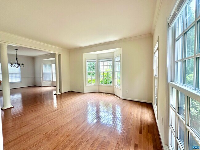 Building Photo - 252 Millstream Dr