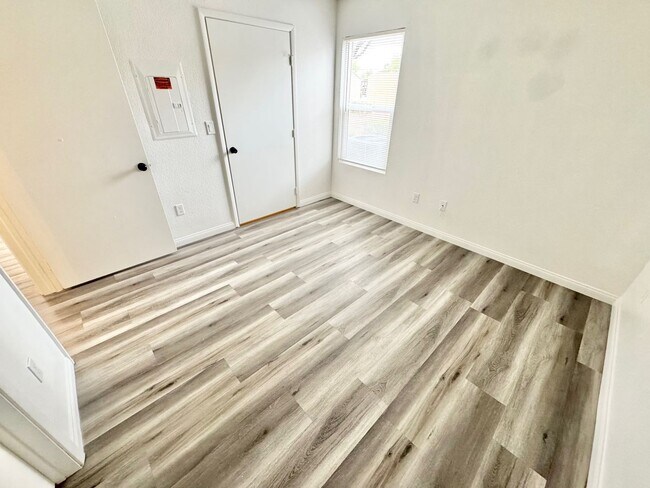 Foto del edificio - 2 Bedroom, 2 Full Bath Newly Renovated Con...