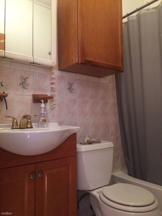 Building Photo - 1 br, 1 bath  - 990 Bushwick Ave