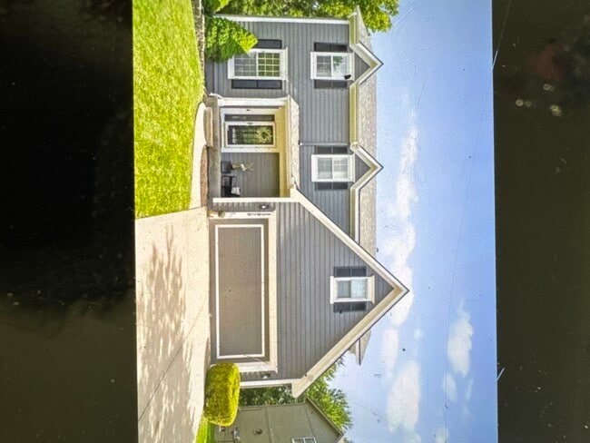 Building Photo - 13920 W 143rd Ct