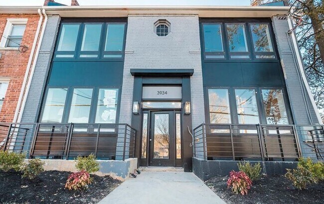 Building Photo - Captivating Condo in Brookland! Parking Av...