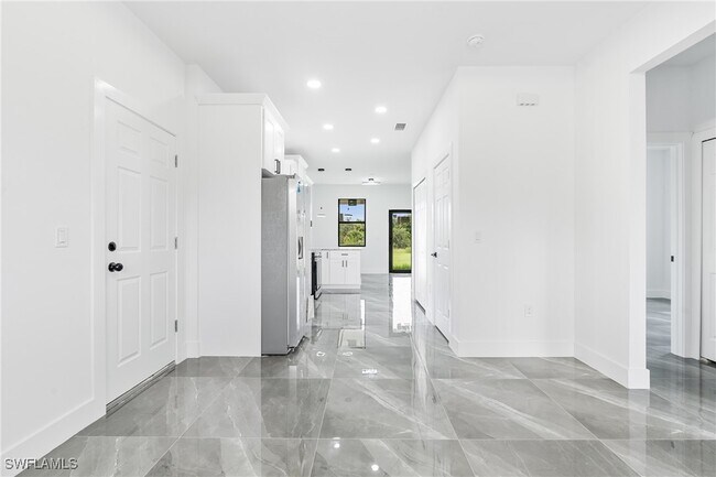 Foto del edificio - 922 Dobbins St E