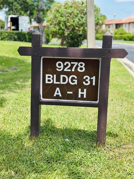 Foto del edificio - 9278 Vista Del Lago