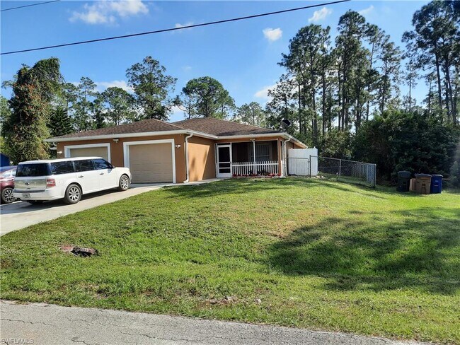 Building Photo - 2427 Lola Ave S