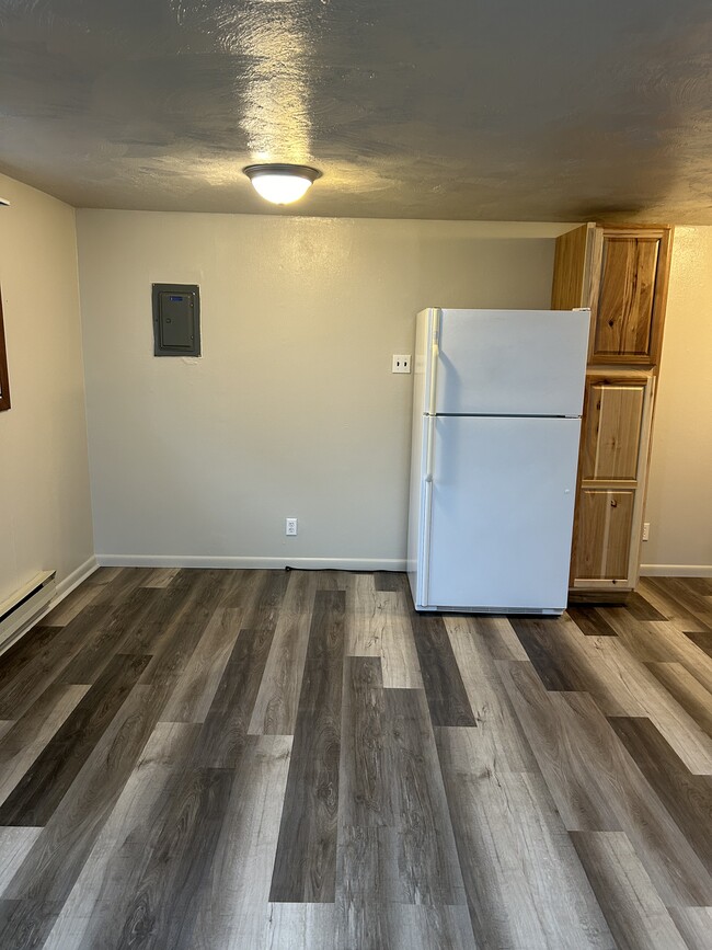 Building Photo - 15 Sperring Ln