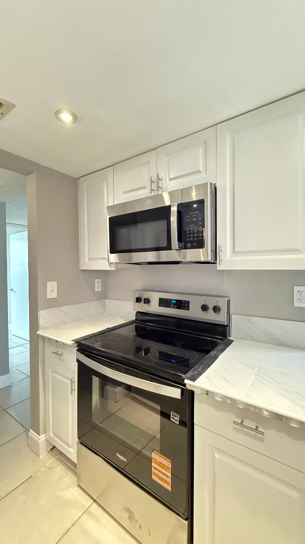 Building Photo - 1950 N Congress Ave