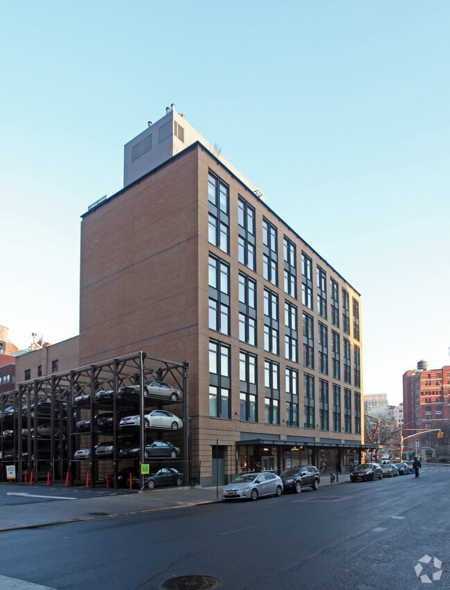 Building Photo - 34 Leonard