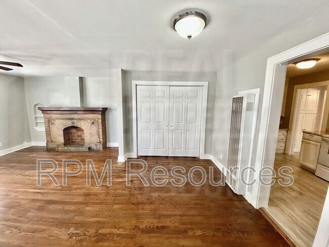 Foto del edificio - 901 N Ellison Ave