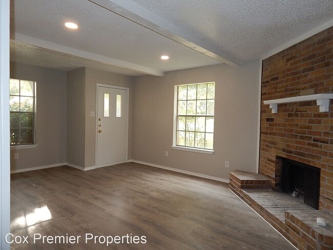 Building Photo - 3 br, 2.5 bath House - 2902 S Fielder Rd