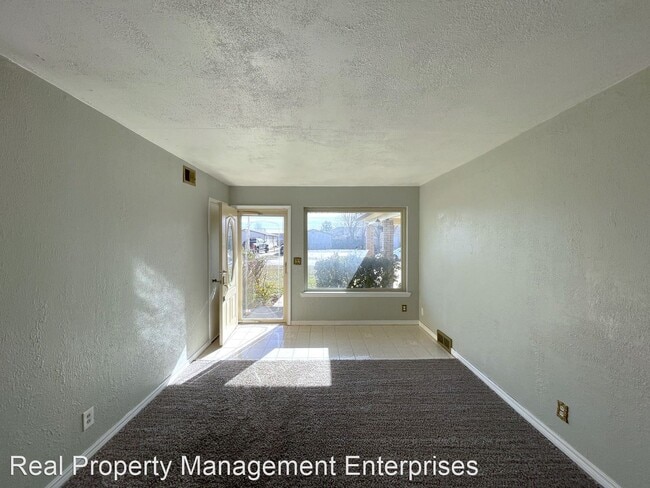 Building Photo - 3 br, 1 bath House - 213 NW 79th  St