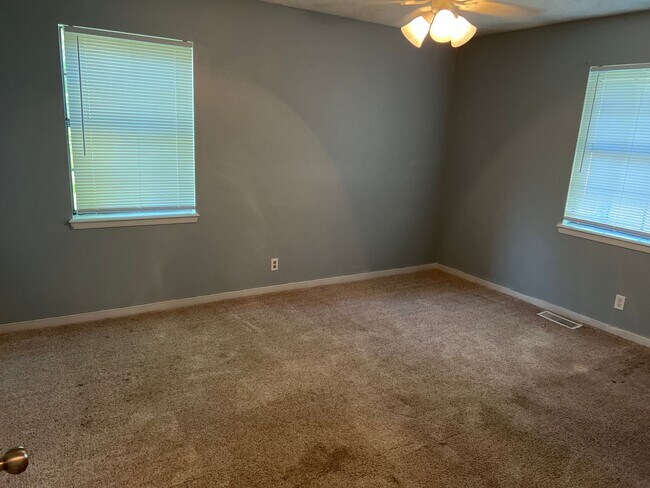 Foto del edificio - comfort and convenience in this 3 bedroom ...