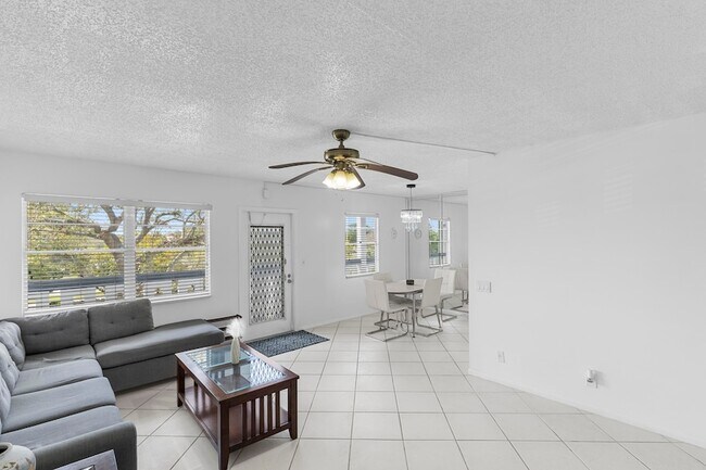 Foto del edificio - 3028 Harwood D