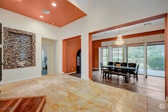 Building Photo - 6 Holly Tree Ct