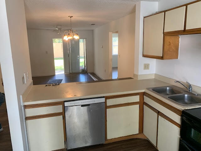 Building Photo - 2169 SW 80th Ter