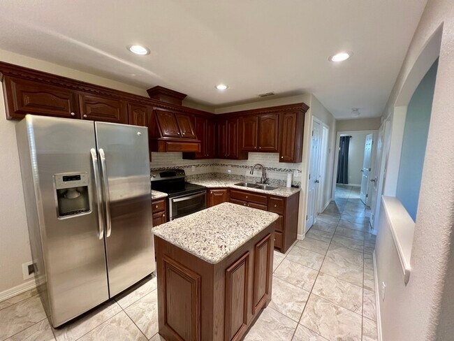 Building Photo - 3322 Adams Landing Ave