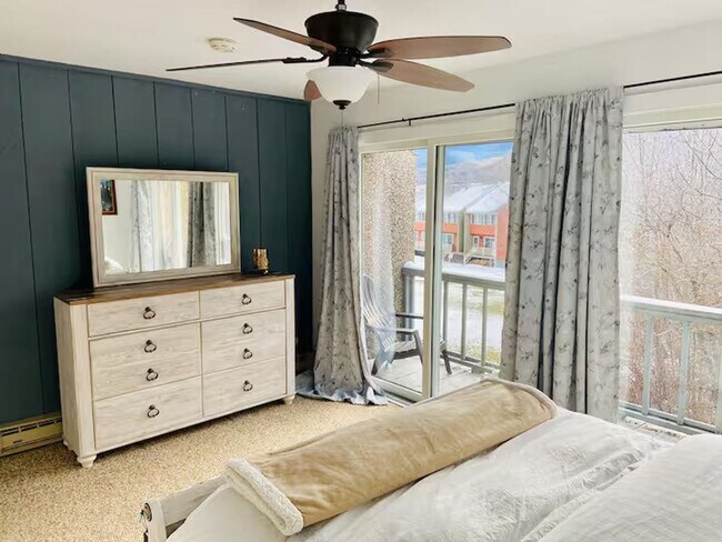 Foto del edificio - Charming 3BR Townhome in Hunter