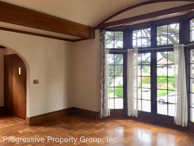 Building Photo - 3 br, 2 bath House - 310 Colon Avenue