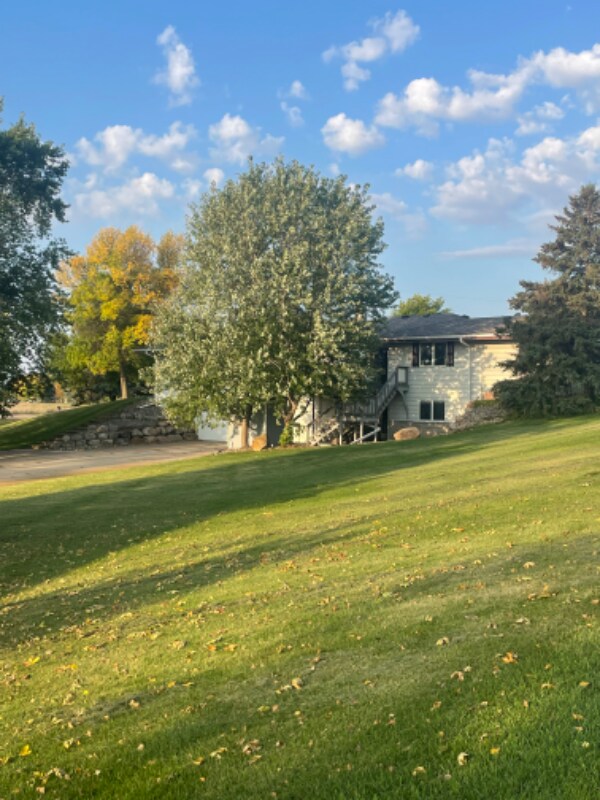 Building Photo - 8182 River Rd NE