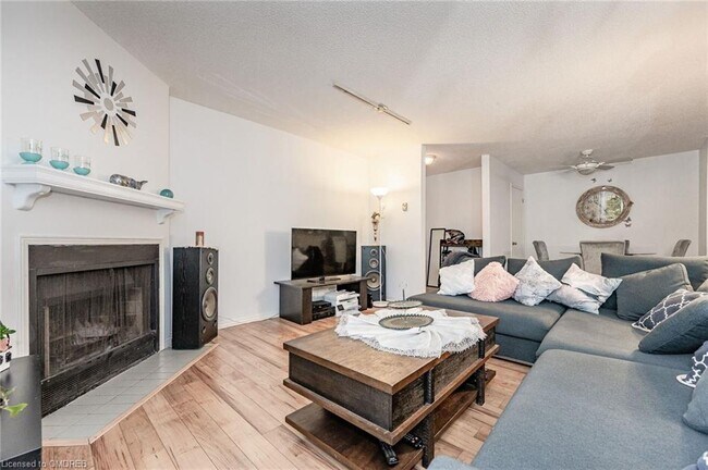 Photo du bâtiment - 1512 Pilgrims Way