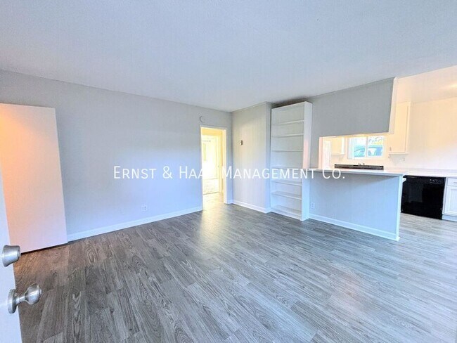 Foto del edificio - 3211 E Wilton St