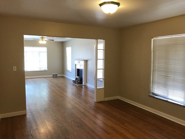 Foto del edificio - 3 bed home in historic area for rent near the Paseo district, on Hudson between NW 23rd and NW 36th.