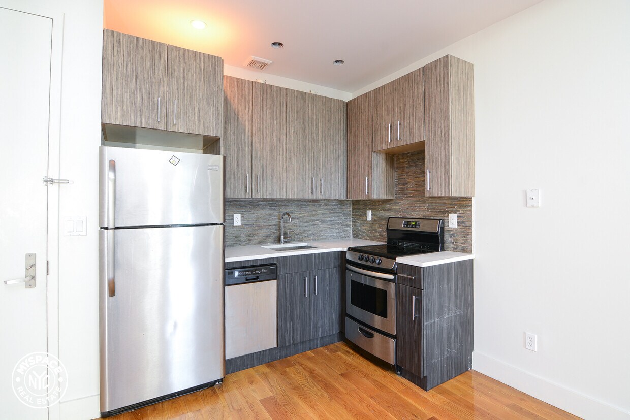 Foto principal - 871 Bergen St