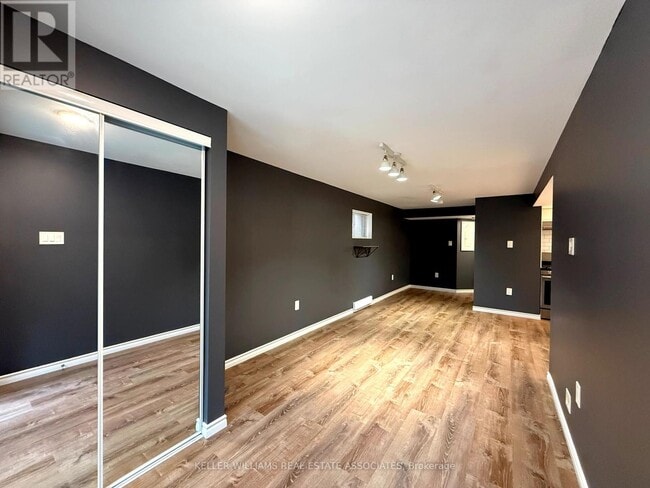 Building Photo - 703 Robert Ferrie Dr