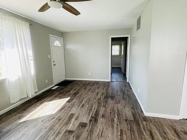 Living Room - 54 Banks Blvd