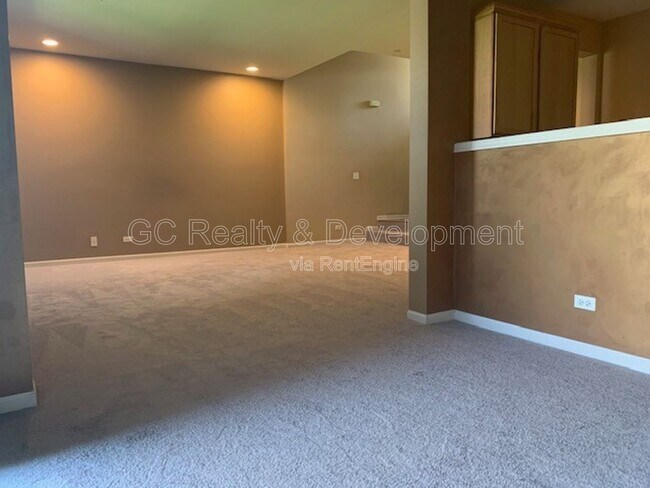 Foto del edificio - 922 Kings Canyon Dr