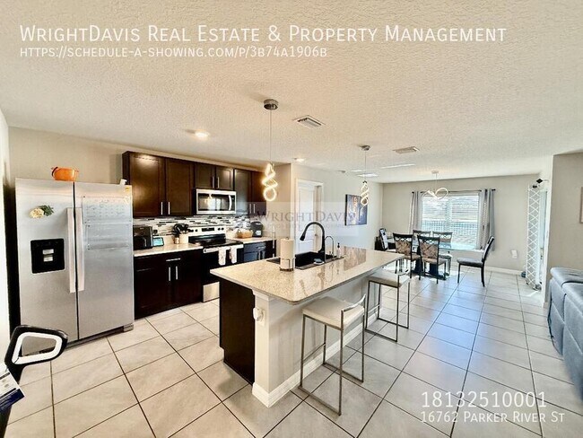 Foto del edificio - 16762 Parker River St