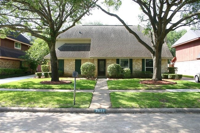 Foto del edificio - 2822 River Birch Dr