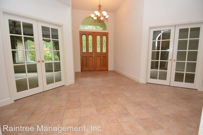 Building Photo - 4 br, 3 bath House - 520 Oakview