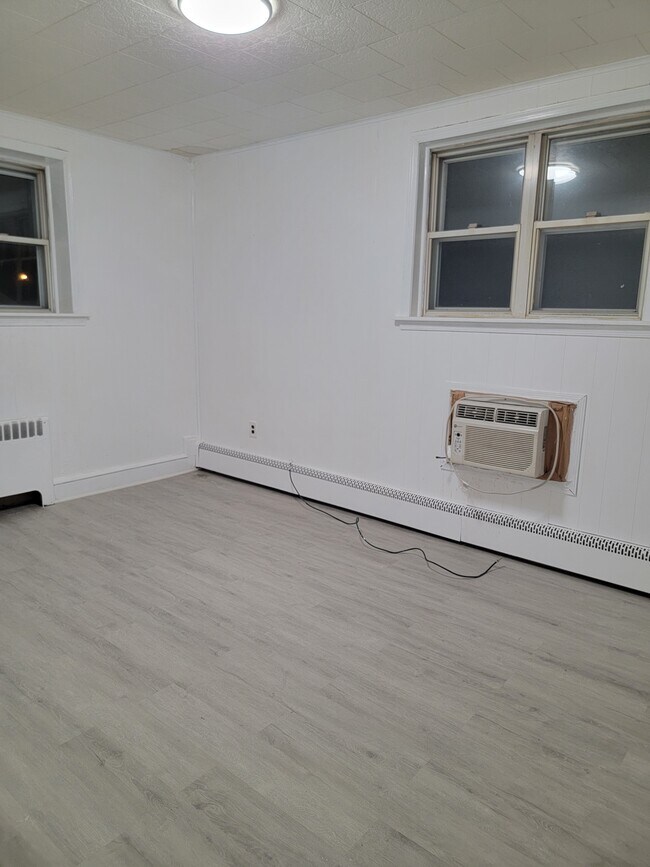 Foto del edificio - 7112 Castor Ave