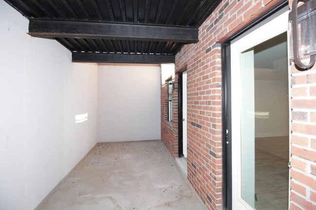 Building Photo - 96 Adelphi St
