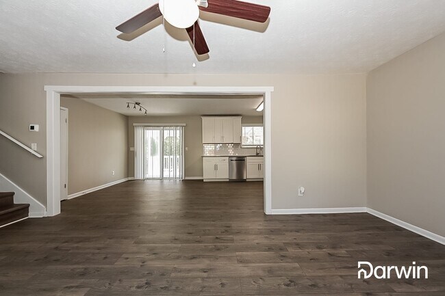 Building Photo - 105 Hawthorne Dr