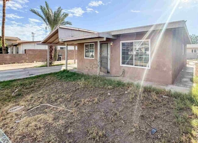 Building Photo - 1330 La Madera Dr