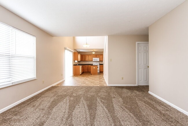 Building Photo - 6919 N Karnes Dr